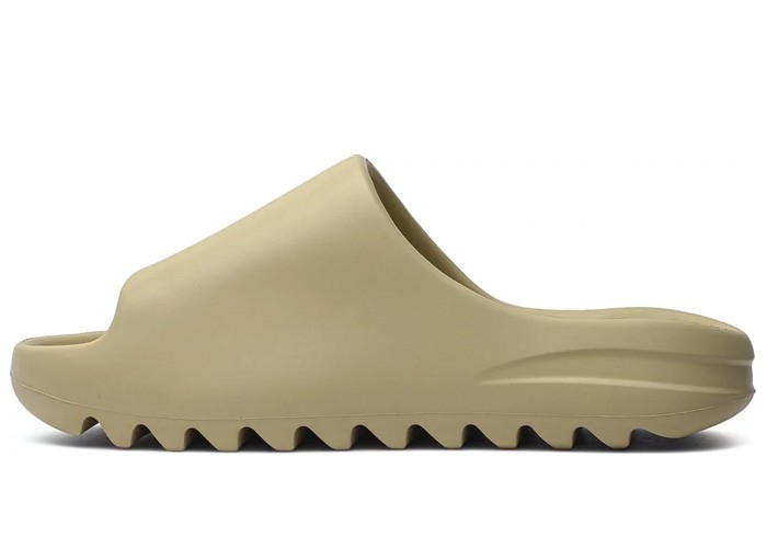 Yeezy Slides 'Desert Sand' - FW6344